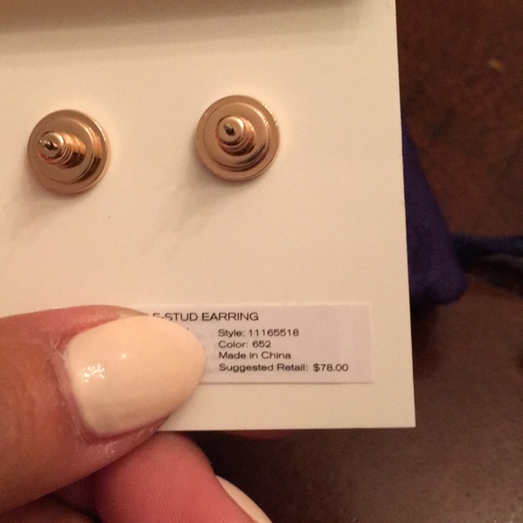 Tory Burch logo circle stud earrings - Picture 3 of 4